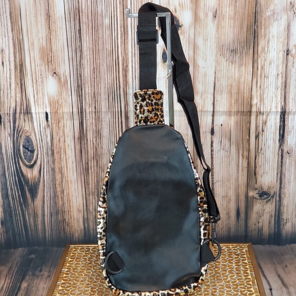 Leopard Cross Body Bag NWT Glossy - Picture 3 of 4